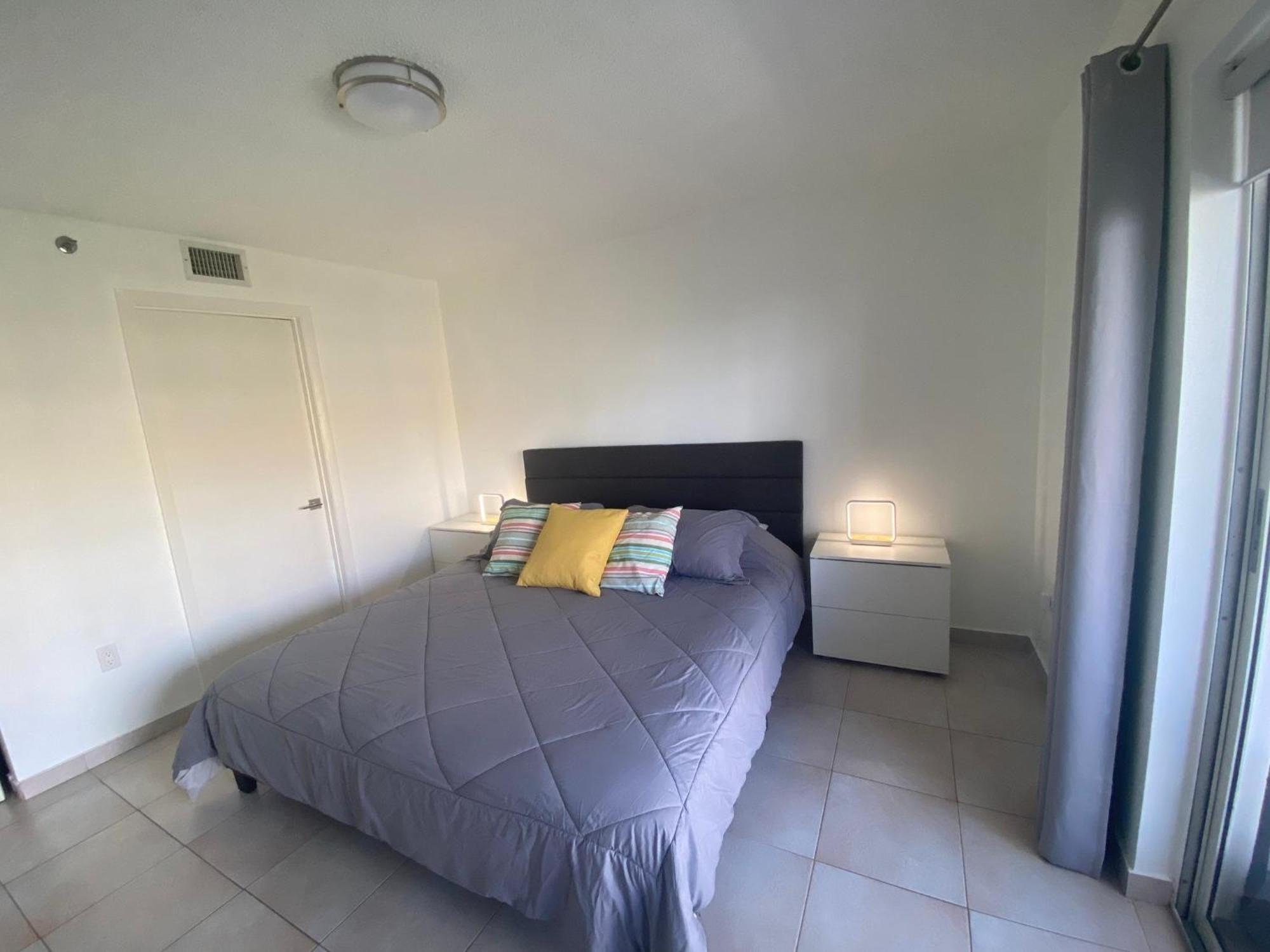 Le Frontenac Villa Sunny Isles Beach Exterior photo